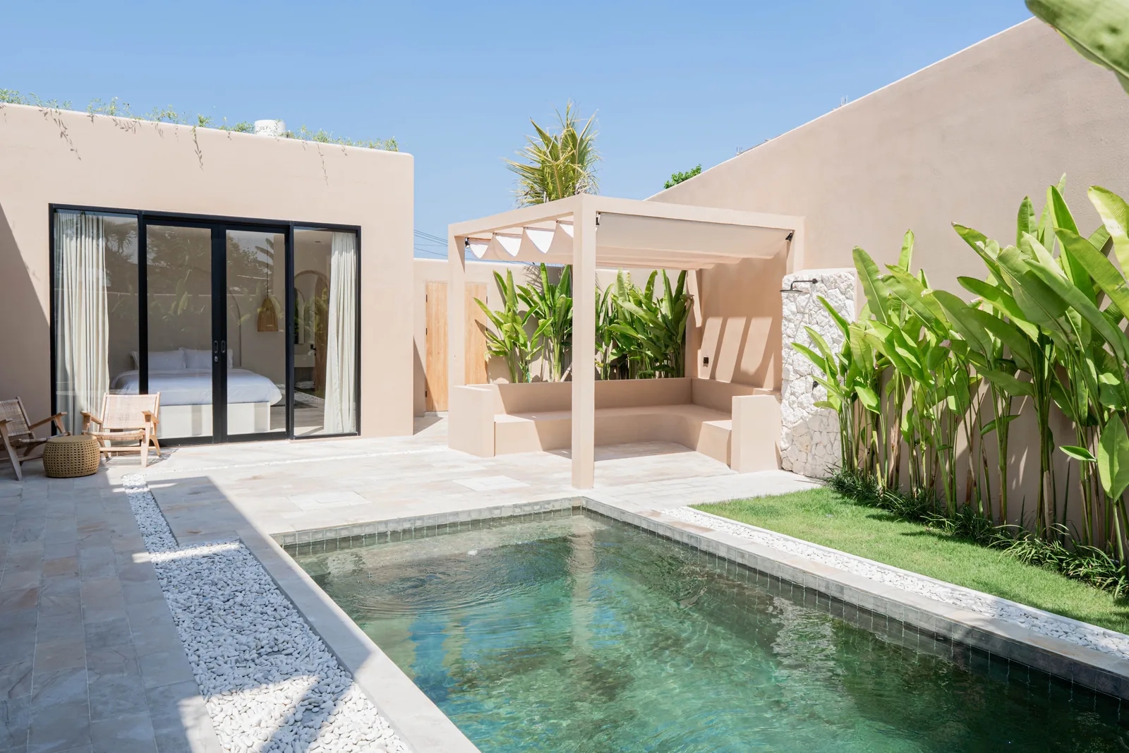 Pool, pergola and bedroom, Cascade Collection
